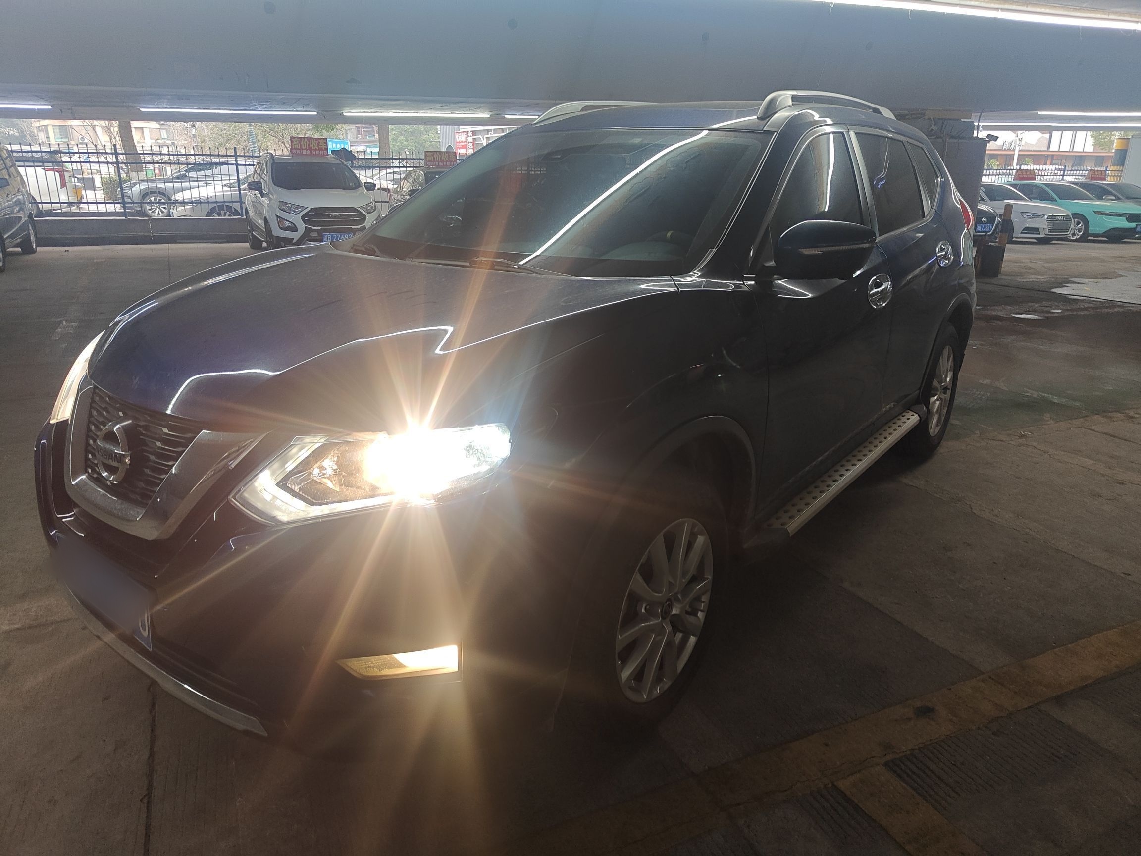 Под передней частью автомобиля