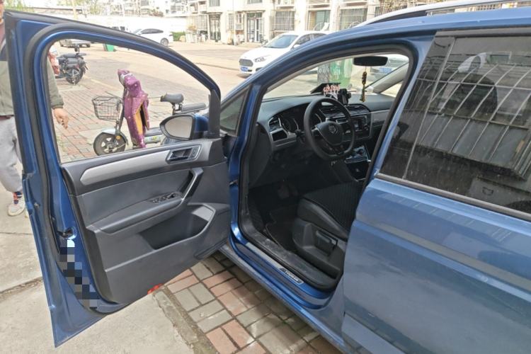 Used Volkswagen Touran 2016 Volkswagen Touran L 280TSI DSG Comfort Edition