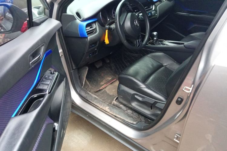 Used Toyota IZOA 2018 2.0L Yichi Version China VI Standard
