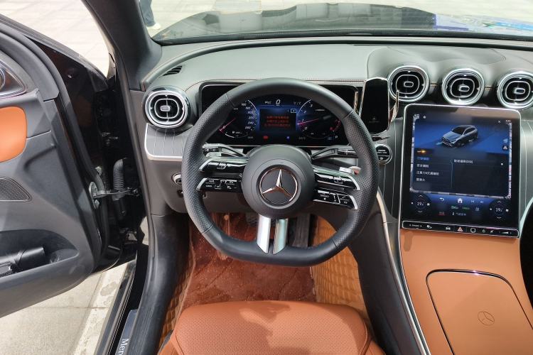 Used Mercedes-Benz GLC 2024 Facelifted GLC 260 L 4MATIC Luxury Version 5 Seats