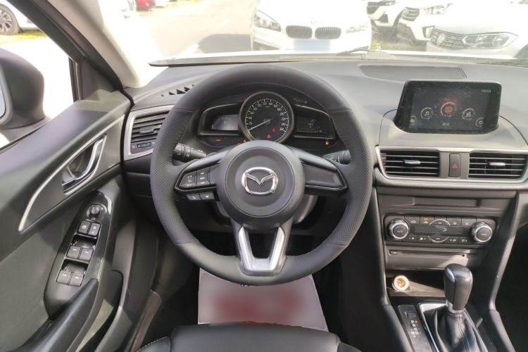 Used Mazda 3 Axela 2017 Sedan 1.5L Automatic Luxury Model Emission Standard China V Steering Wheel
