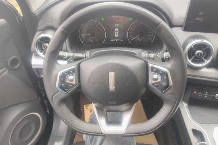 Used Wey VV5 2021 1.5T Two-Wheel Drive Color Pioneer