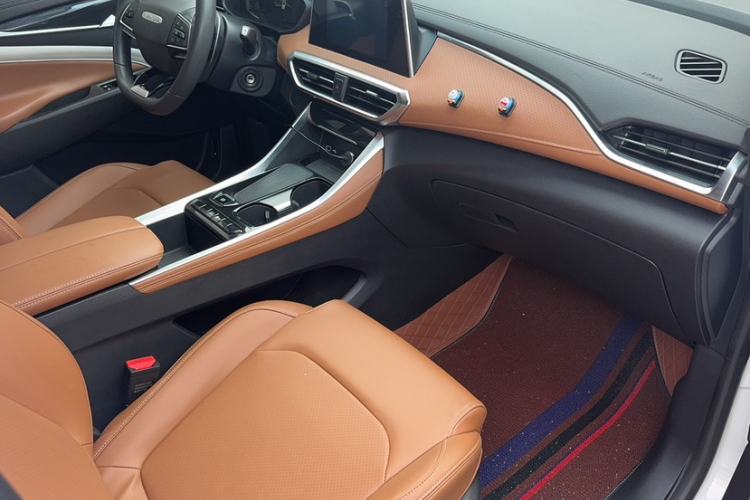 Used SAIC MAXUS G50 2021 1.5T Automatic Comfort Touring B Right Front Seat