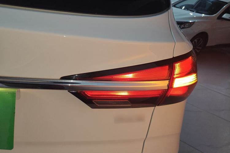 Used Roewe RX3 2018 1.6L Manual Internet Smart Edition
