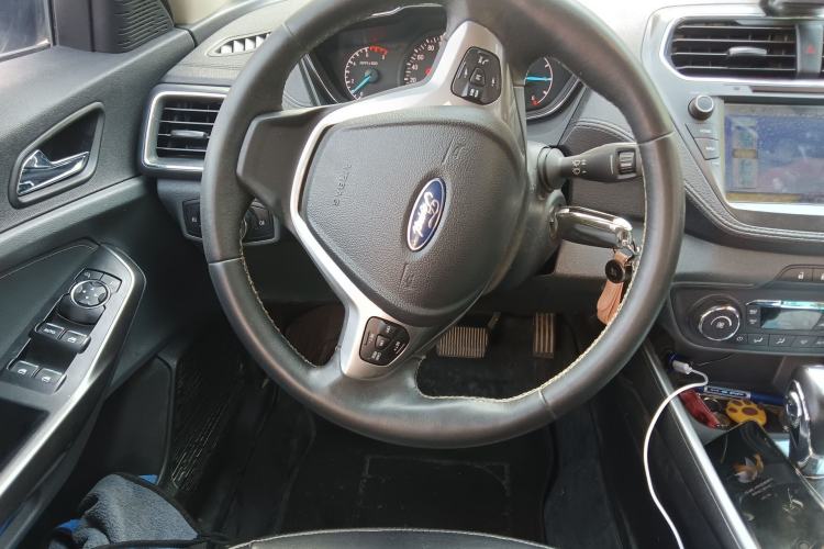 Used Ford Escort 2015 1.5L Automatic Fashion Model
