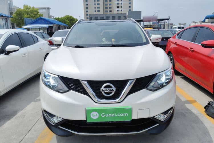 Used Nissan Qashqai 2016 2.0L CVT Luxury Edition Front