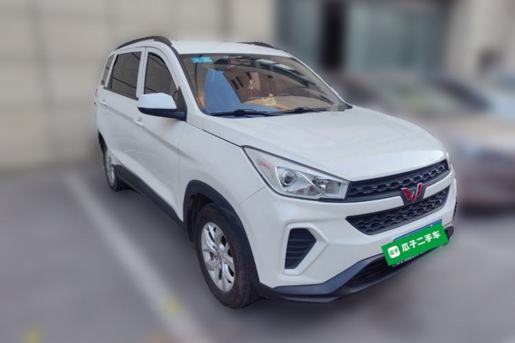 Used Wuling Hongguang S3 2019 1.5L Manual Standard Version China VI Standard Front Right 45 Deg