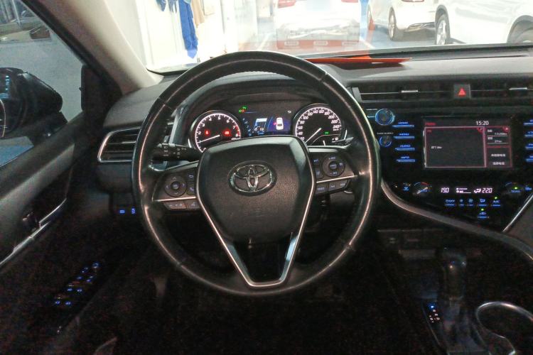 Used Toyota Camry 2018 2.0G Luxury Edition
