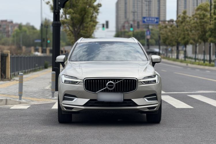 Used Volvo XC60 2021 T5 4x4 Smart Luxury Edition Exterior 3