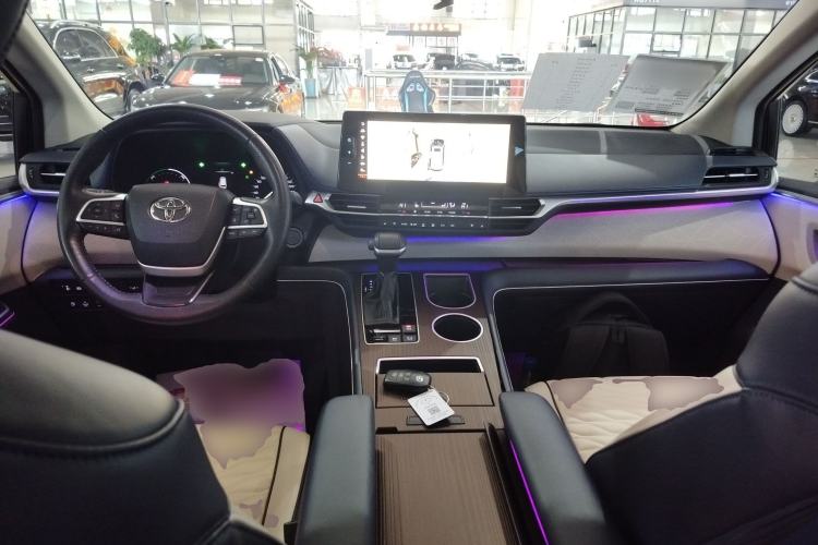 Used Toyota SIENNA 2023 2.5L Hybrid Comfort Edition