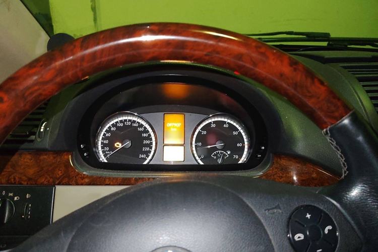 Used Mercedes-Benz Viano 2013 3.0L Navigator Edition
