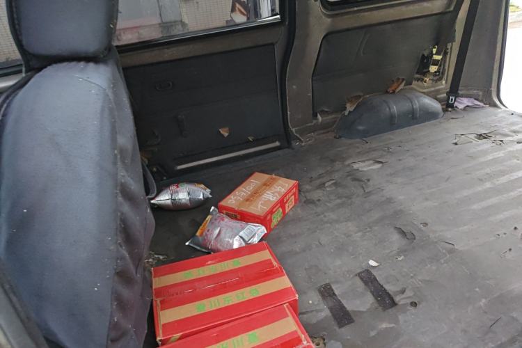 Used BAIC Weiwang 306 2013 1.2L Value Edition Basic CNG 7-seater A12 China IV Left Rear Seat