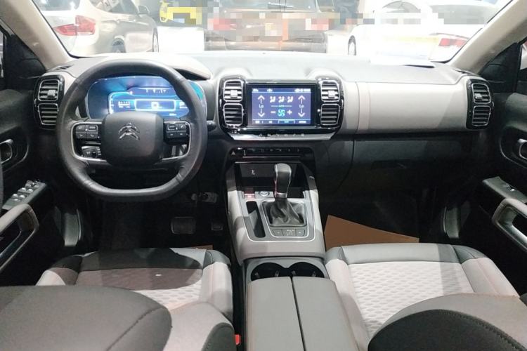 Used Citroen C5 AIRCROSS 2017 350THP Fashion Edition Center Console