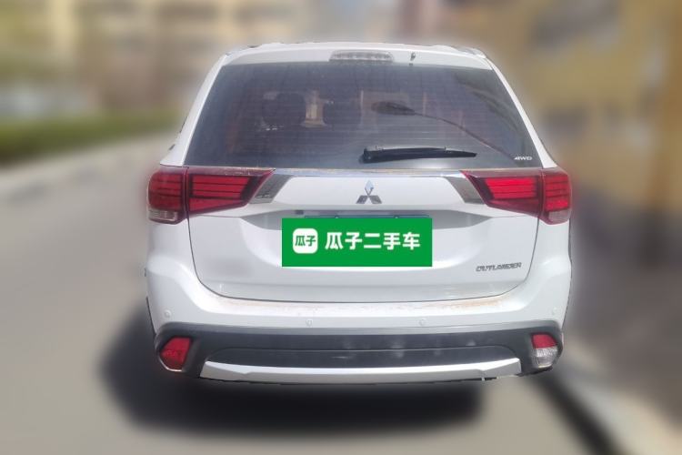 Used Mitsubishi Outlander 2016 2.4L 4x4 Elite Edition 5 Seats Rear