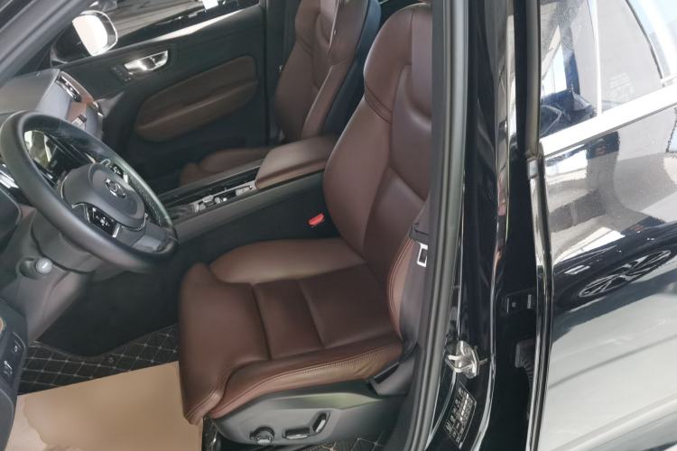 Used Volvo XC60 2021 T5 4x4 Smart Luxury Edition