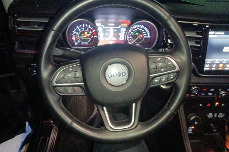 Used Jeep Grand Commander 2018 2.0T Four-Wheel Drive Smart Enjoyment Version China V Emission Standard
