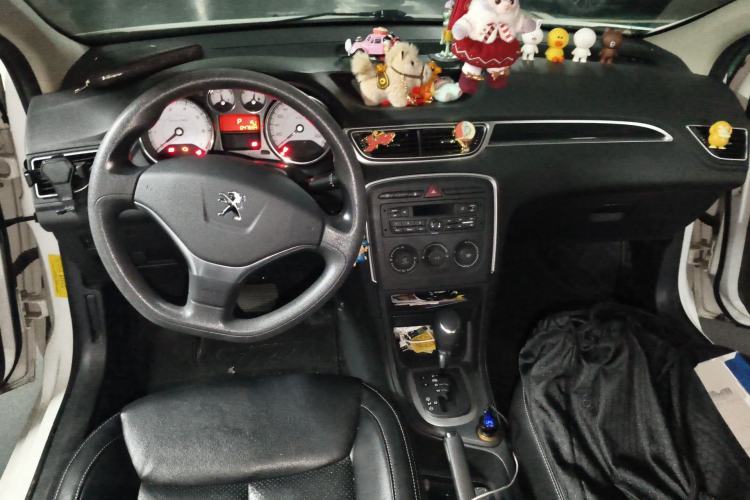 Used Peugeot 308 2014 Enjoy Edition Classic 1.6L Automatic Premium Model Center Console