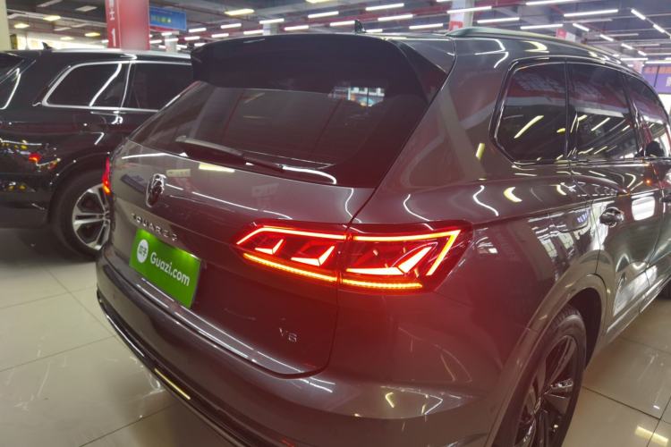 Used Volkswagen Touareg 2021 3.0 TSI Luxury Edition Black Diamond Sport Package Rear