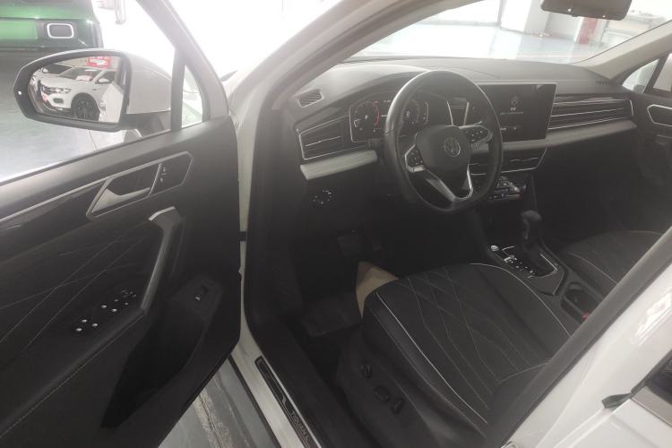 Used Volkswagen Tiguan L 2024 300TSI Automatic Two-Wheel Drive Smart Edition
