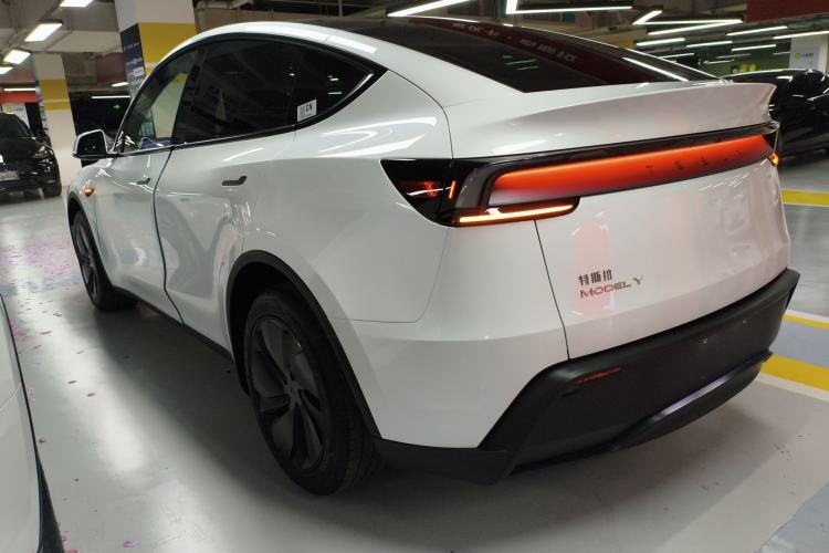 Used Tesla Model Y 2026 Rear-Drive Model
