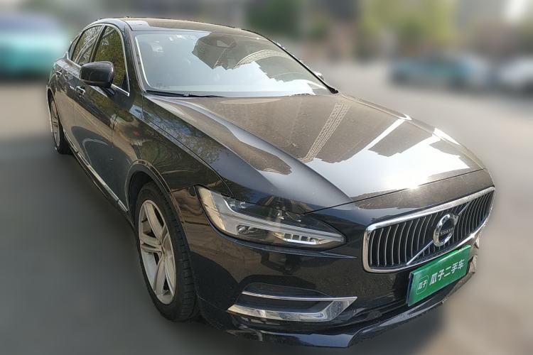 Used Volvo S90 2019 T5 Zhiyi Edition Front Right 45 Deg