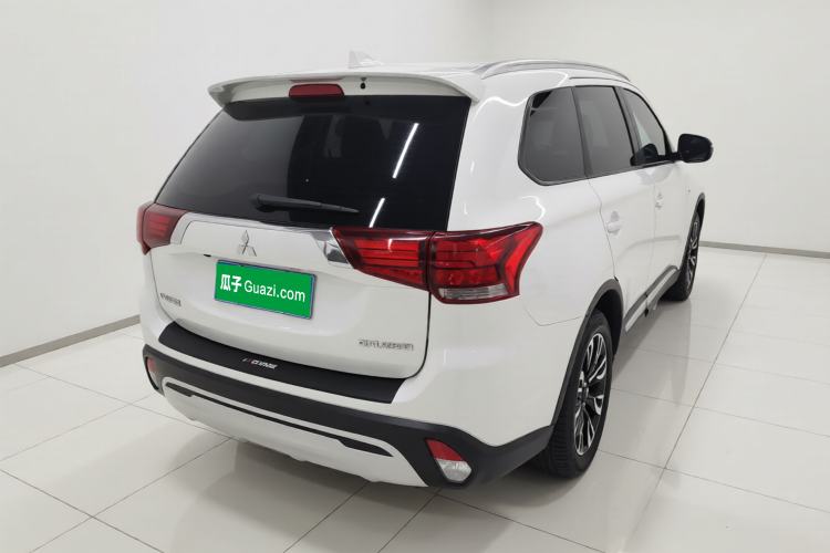 Used Mitsubishi Outlander 2019 2.0L Two-Wheel Drive Comfort Edition 5 Seats China VI Standard
