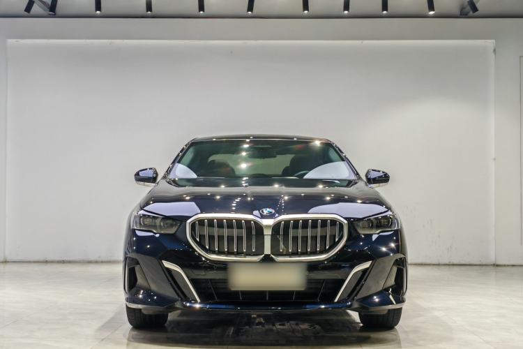 Used BMW 5 Series 2024 525Li M Sport Package Exterior 2
