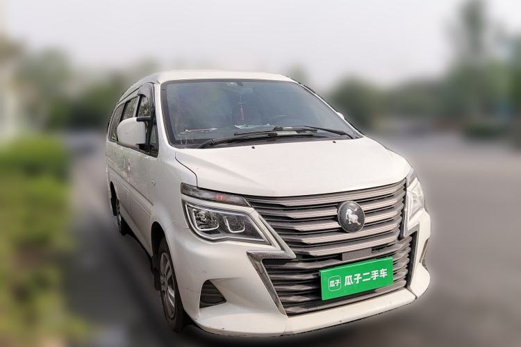 Used FORTHING Lingzhi 2022 M5 1.6L Practical 7-Seater Front Right 45 Deg