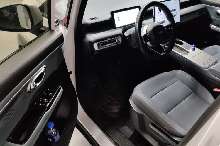 Used AION Y 2022 Plus 70 Smart Edition Driver Seat