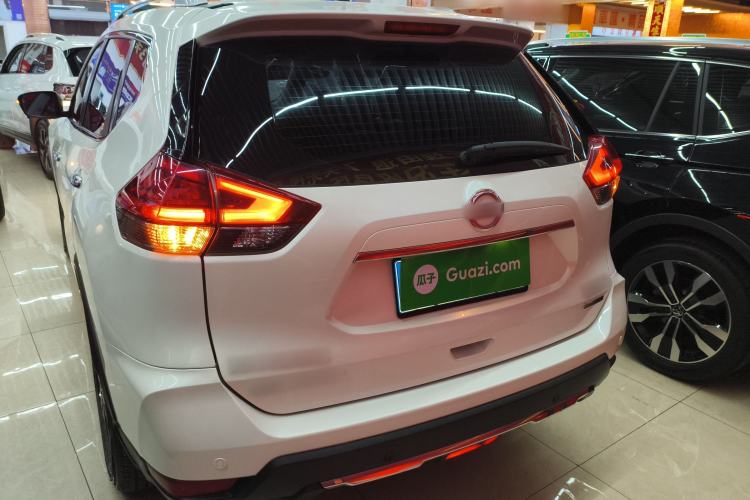 Used Nissan X-Trail 2019 2.5L CVT Smart Connect Luxury Edition 4WD
