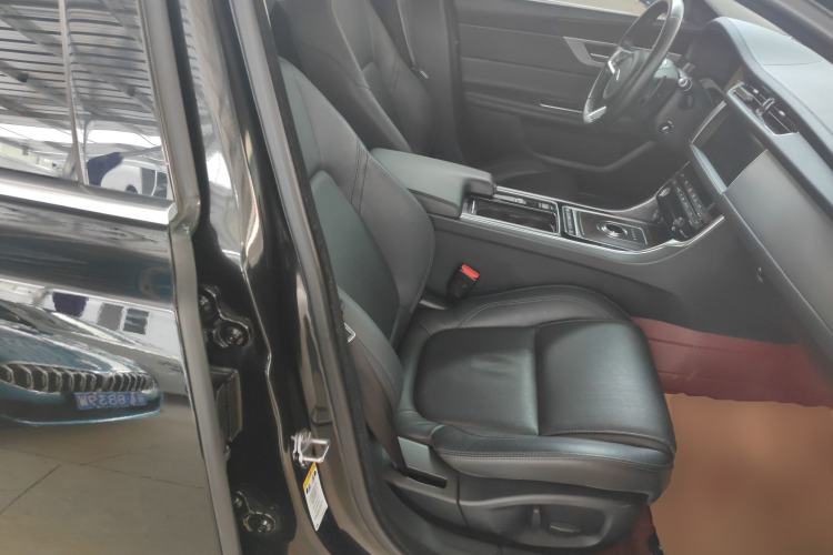 Used Jaguar XFL 2019 XFL 2.0T 250 PS Two-Wheel-Drive Luxury Edition Right Front Seat