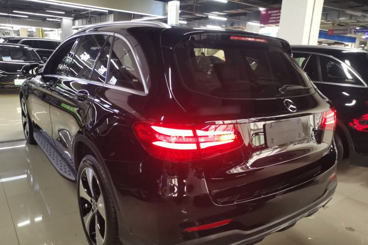 Used Mercedes-Benz GLC 2018 Refreshed GLC 300 4MATIC Dynamic Edition