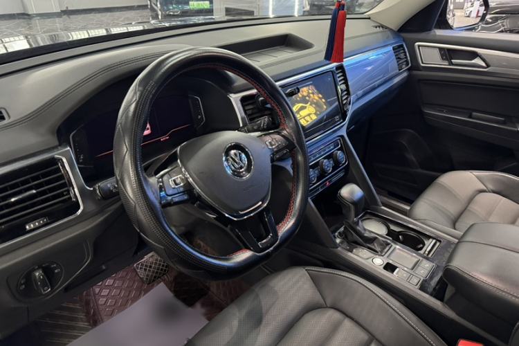 Used Volkswagen Teramont 2020 Revised Version 330TSI Two-Wheel Drive Luxury Edition Interior 1