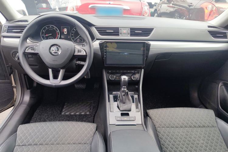 Used Skoda Superb 2016 TSI280 DSG Innovation Edition Center Console