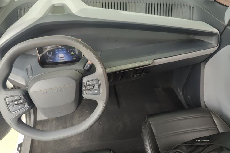 Used Wuling NAMMIEV 2021 Playful Model – High-Power Version Center Console
