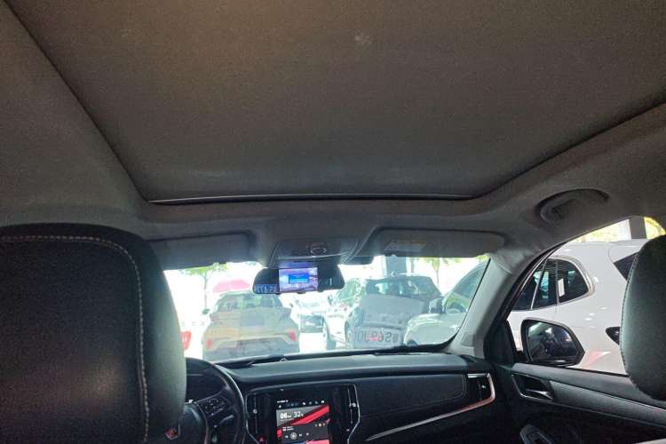 Used Roewe RX5 2016 20T Two-Wheel Drive Automatic Internet Smart Edition