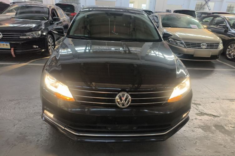 Used Volkswagen Sagitar 2017 230TSI Automatic Comfort Version
