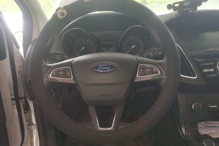 Used Ford Focus 2018 Hatchback Classic 1.6L Automatic Trendy SmartDrive Edition
