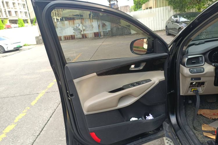 Used Kia Sorento 2015 Sorento L 2.4L Gasoline 4WD Elite Edition 5 Seats China IV Standard