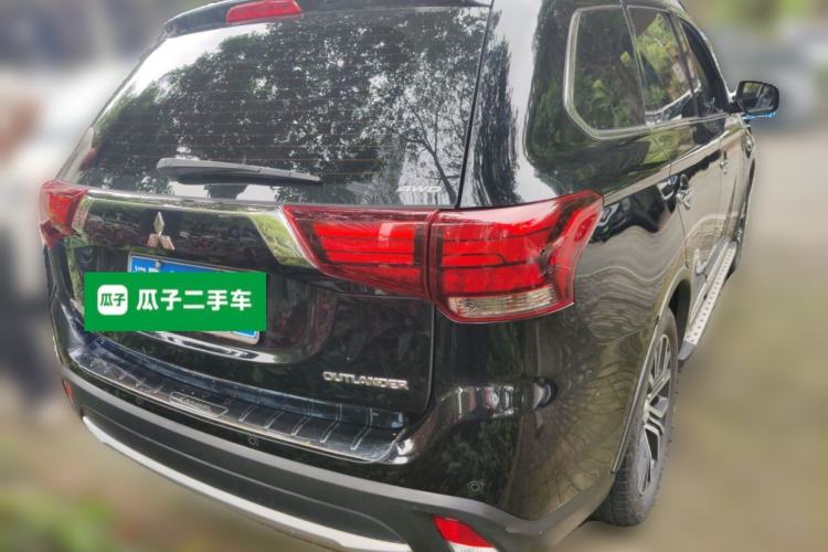 Used Mitsubishi Outlander 2018 2.4L 4x4 Elite Edition 5 Seats Rear Right 45 Deg