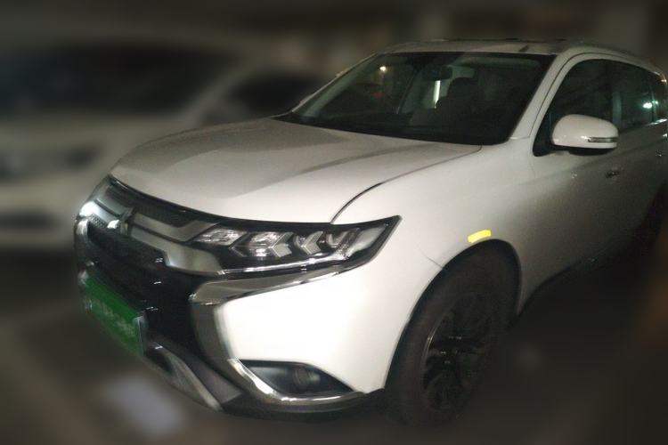 Used Mitsubishi Outlander 2019 2.4L 4x4 Zhi Xiang Edition 5 Seats China VI Standard