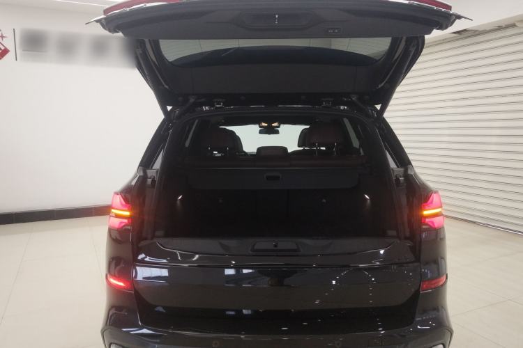 Used BMW X5 2023 xDrive 40Li M Sport Night Edition Package