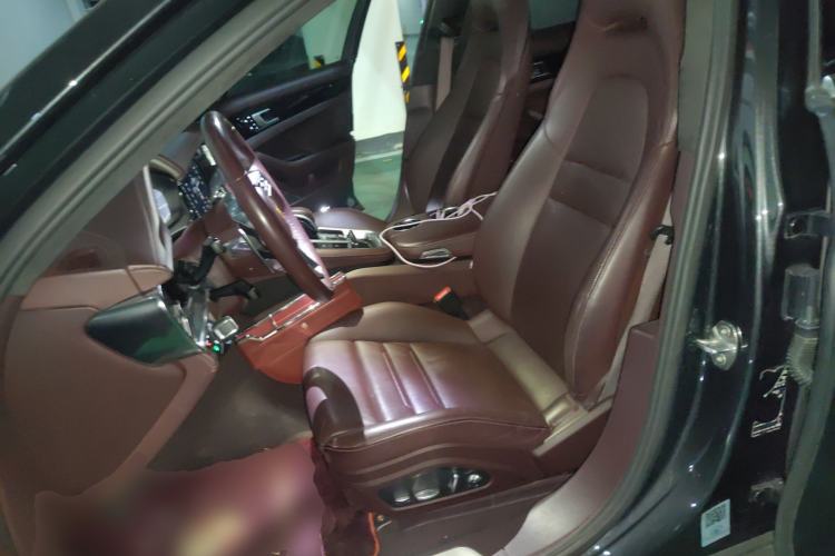 Used Porsche Panamera 2017 Panamera 4 Executive Long Wheelbase 3.0T Left Front Seat