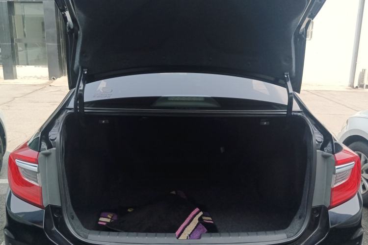 Used Honda Crider 2015 1.8L automatic comfort version Trunk