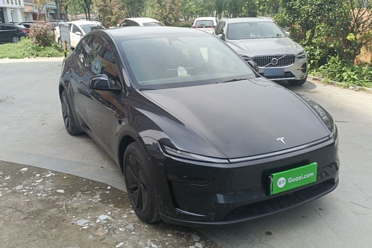 Used Tesla Model Y 2025 Rear-Wheel-Drive Version Front Right 45 Deg