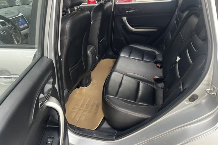 Used Changan CS35 2015 1.6L Automatic Luxury Model China V Standard
