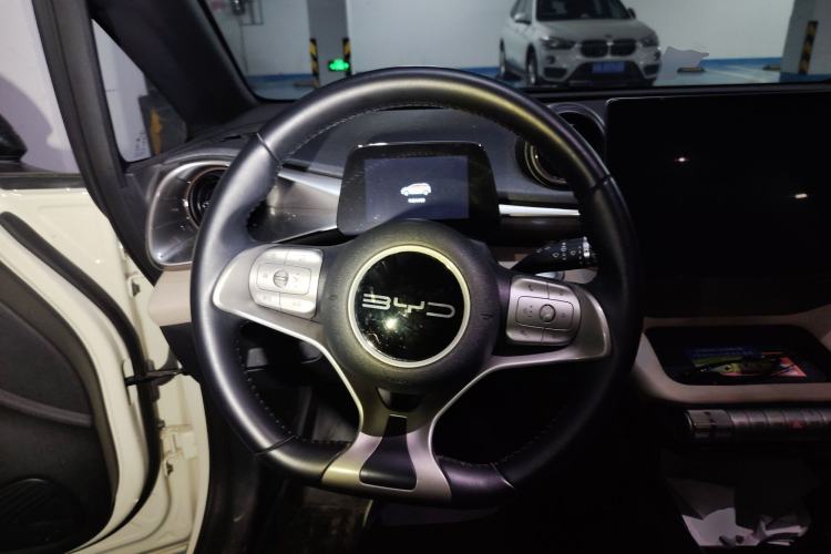 Used BYD Dolphin 2023 420 km Fashion Edition
