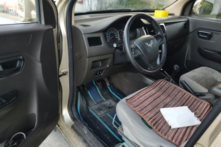 Used Wuling Rongguang V 2016 1.5L Standard Version Driver Seat