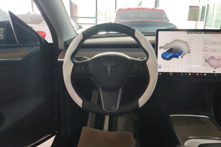 Used Tesla Model Y 2021 Long-Range All-Wheel-Drive Version Steering Wheel