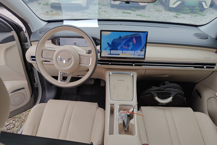 Used Wuling Bingo S 2025 Model 325km Deluxe Edition Center Console